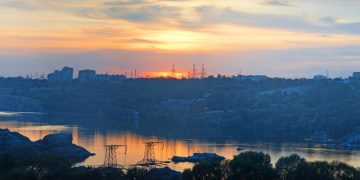 Украинские СМИ сообщили о взрывах в подконтрольном Киеву Запорожье