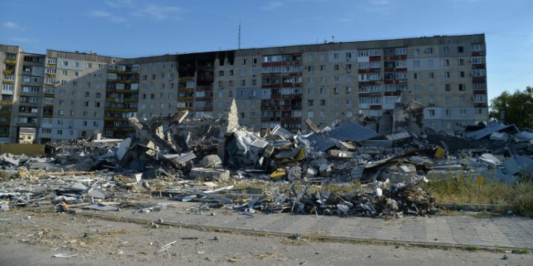 Украинские военные обстреляли Лисичанск