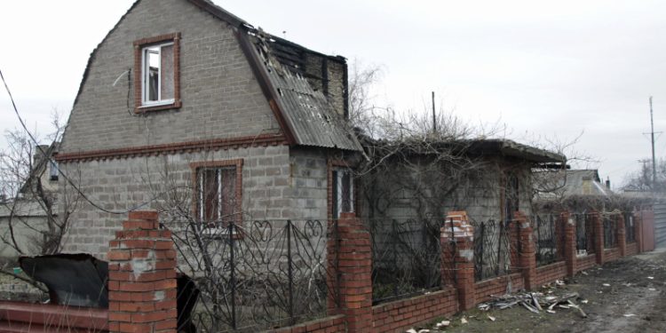 Украинские войска обстреляли Петровский район Донецка и поселок Яковлевка