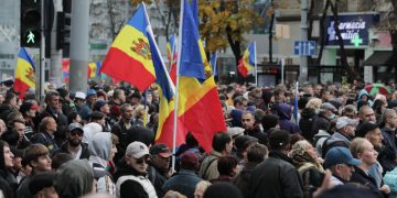 В Кишиневе протестующие пикетировали парламент