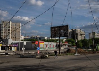 В некоторых регионах на юге и востоке Украины объявили воздушную тревогу