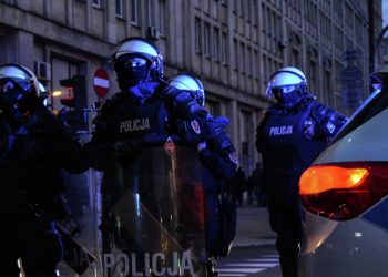 В Польше привели в повышенную боевую готовность полицию и спецслужбы