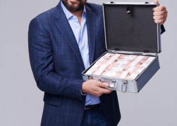 Виктор Логинов о своих страхах, поддержке молодой жены и желании иметь большую семью