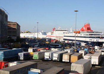 Власти Греции отменили продажу порта, через который Киев получает оружие