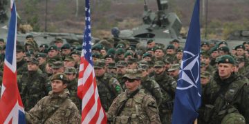 Военачальник НАТО признал неготовность ответить России