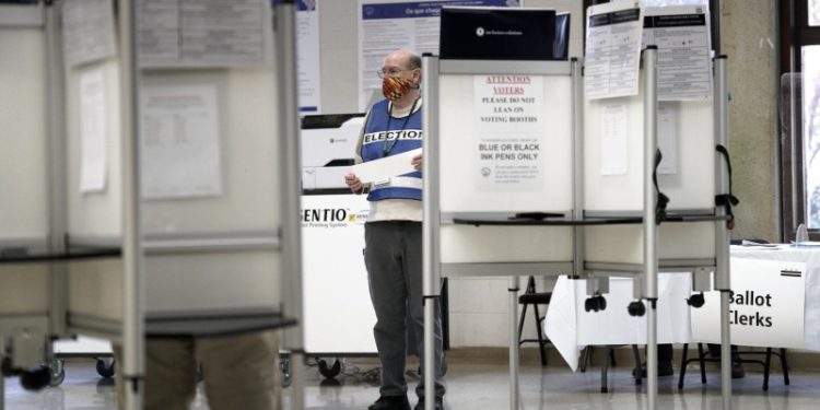 Захарова считает, что избирательная система США в кризисе