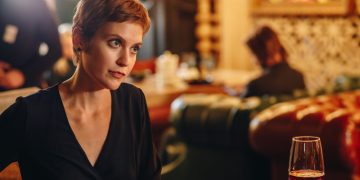 Звезда сериала «Закрыть гештальт» Анна Зайкова про нервный тик, полуголые селфи и работу с Александром Ильиным-младшим