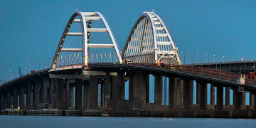 Названы сроки запуска движения большегрузов по Крымскому мосту