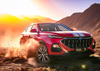 В Россию привезли китайские кроссоверы Changan Auchan X5