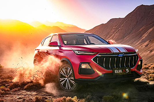 В Россию привезли китайские кроссоверы Changan Auchan X5