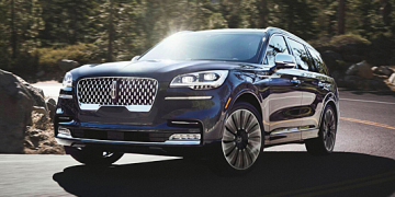 В России начали продавать новые кроссоверы Lincoln Nautilus