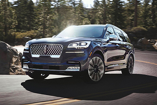 В России начали продавать новые кроссоверы Lincoln Nautilus