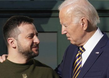 Байден заявил Зеленскому, что Россия хочет «использовать зиму как оружие»