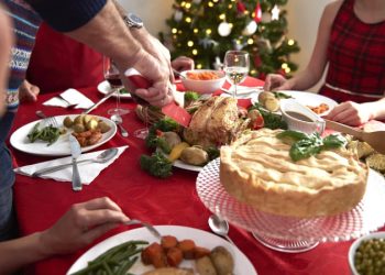 Без вреда для здоровья: 6 секретов безопасного новогоднего застолья