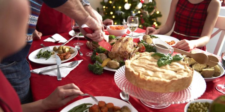 Без вреда для здоровья: 6 секретов безопасного новогоднего застолья