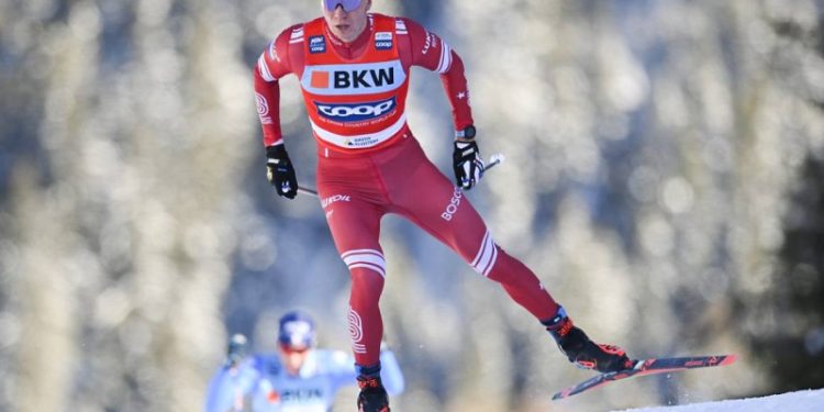 Большунов одержал победу в классической разделке на 15 км на этапе Кубка России