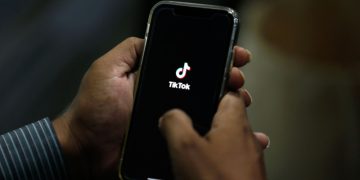 Директор ЦРУ назвал TikTok угрозой для нацбезопасности США