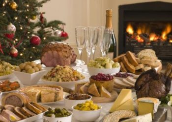 Это на Новый год: какие продукты стоит запасти сейчас, чтобы потом сэкономить