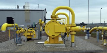 Евросоюз ищет деньги для лимита цен на газ, заявил премьер Польши