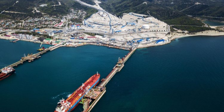 G7 и Австралия согласовали потолок цены на российскую нефть