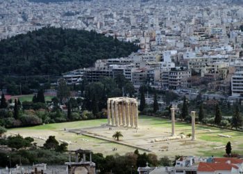 Греция поддерживает Украину десятками миллионов евро, сообщили СМИ