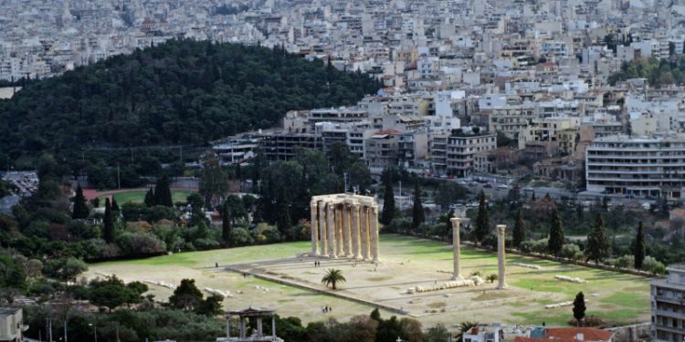 Греция поддерживает Украину десятками миллионов евро, сообщили СМИ