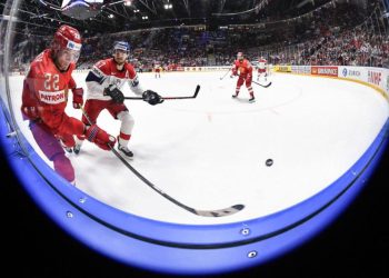 Гурьянов и Зайцев не отличились результативными действиями в матче НХЛ