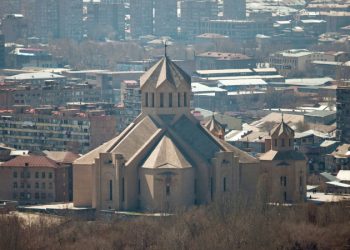 Исследователи выяснили, как в Армении относятся к притоку в страну россиян