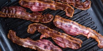 Как сделать бекон хрустящим: простой способ повара Елизаветы II