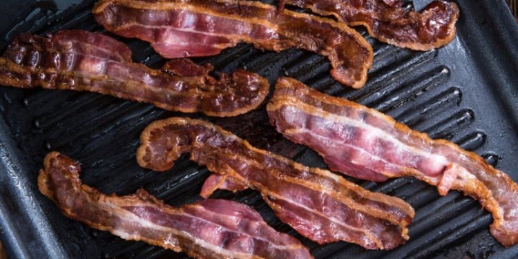 Как сделать бекон хрустящим: простой способ повара Елизаветы II
