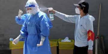 Китай сообщил о значительном смягчении антиковидной политики