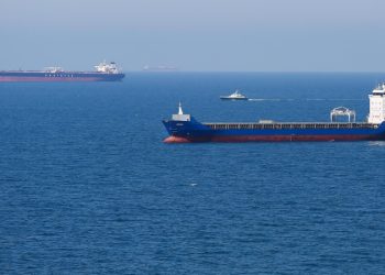 Китай увеличит импорт нефти и газа из стран Персидского залива