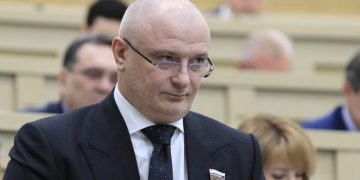 Клишас: ограничения на выезд граждан из страны в РФ вводить не будут