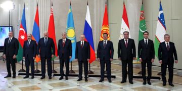 Лидеры стран СНГ получили в подарок к Новому году символические перстни