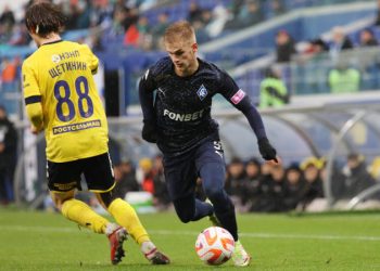 «Локомотиву» больше нужны защитники, а берут атакующих футболистов» – Сенников о переходе Глушенкова и Пиняева