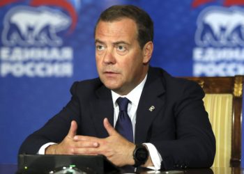 Медведев предрек альянсам стран Запада распад