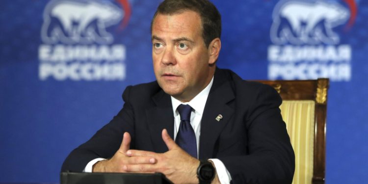 Медведев предрек альянсам стран Запада распад