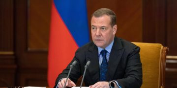 Медведев прокомментировал призыв главы СНБО Украины «уничтожить Россию»