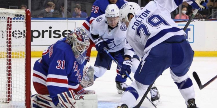 «Нью-Йорк Рейнджерс» без Шестеркина проиграл «Чикаго»