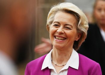 Обратившейся к украинцам главе ЕК предложили задуматься о смене гражданства