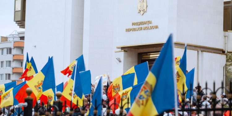 Парламент Молдавии продлил режим ЧП из-за энергетического кризиса