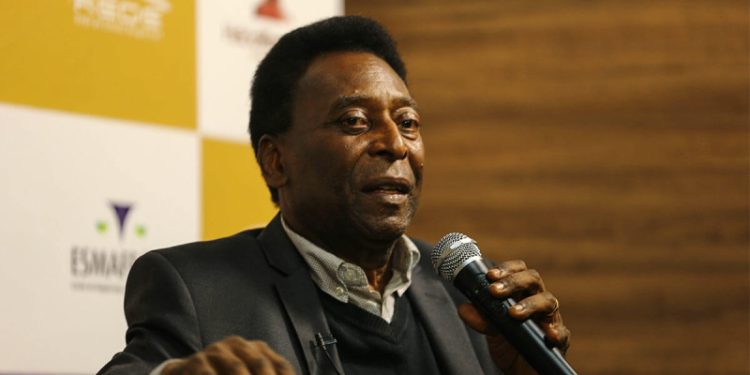 Пеле опроверг ухудшение своего состояния