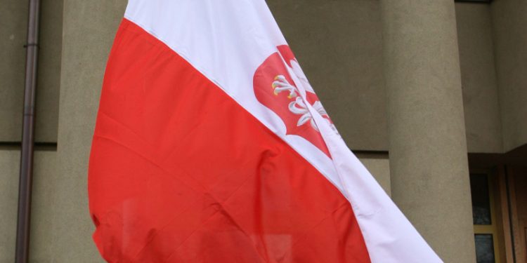 Польша получит от Франции два спутника наблюдения и приемную станцию