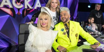 Продюсер шоу «Маска» Юлия Сумачева о конкуренции с Первым каналом, скандале с Авериным и слезах из-за Ефремова