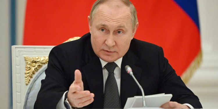 Путин заявил, что народы России и Украины удалось разобщить