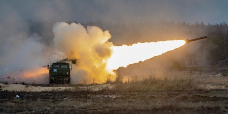 Российские военные поразили американскую установку HIMARS в ДНР