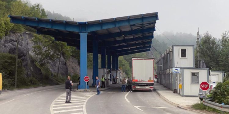 Сербия направит НАТО запрос на введение в Косово сил безопасности