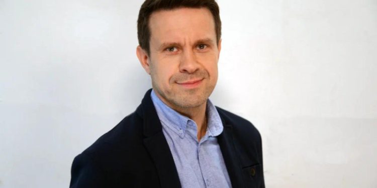 Сергей Перегудов о работе с Еленой Яковлевой, сравнении с Деревянко и недавней женитьбе