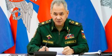 Шойгу проинспектировал группировку войск на передовой