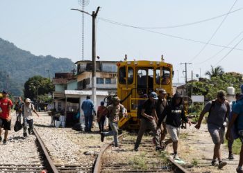 СМИ: более 20 тысяч мигрантов из Мексики ждут в приютах въезд в США
